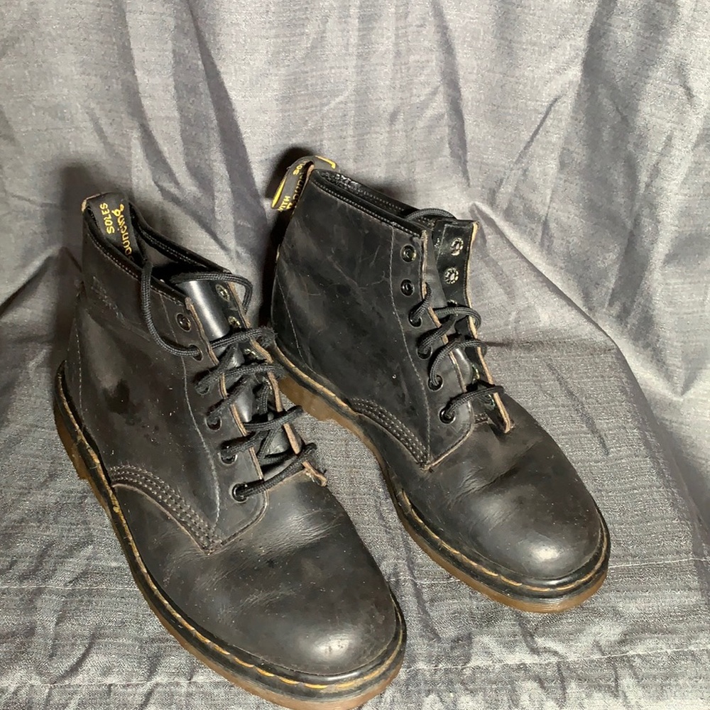 DR. MARTENS MADE IN ENGLAND